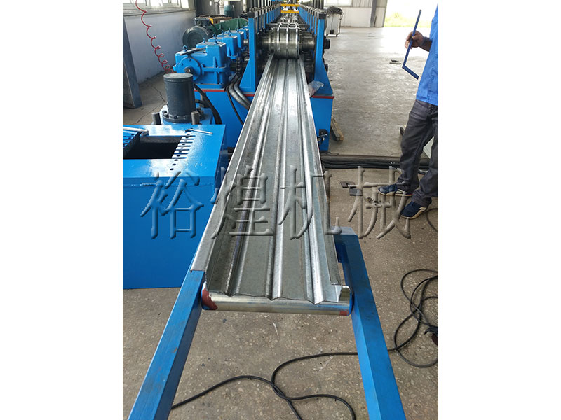 立體車庫(kù)浪板生產(chǎn)線